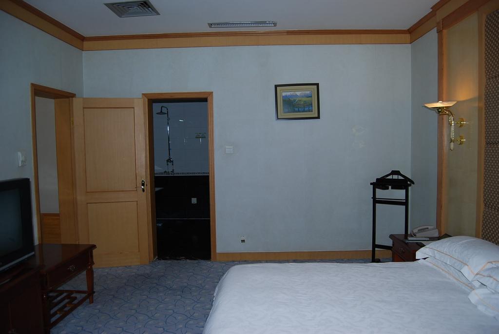 Hami Hotel Номер фото